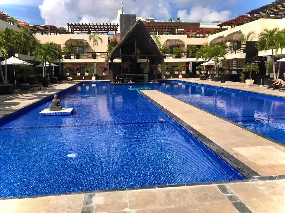 Sea View Studio: Beachfront Living Playa del Carmen